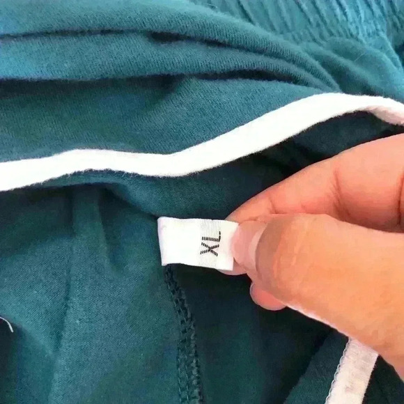 Lot of 2 short stretch cotton shorts teal gray and white XL - Picture 6 of 9